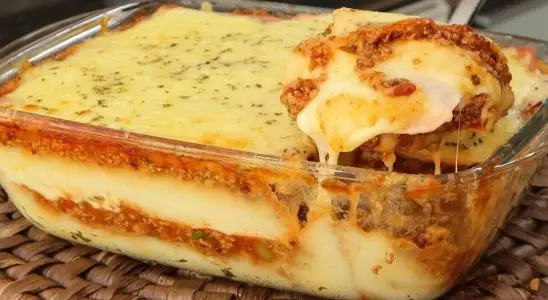 Escondidinho de carne: aprenda a fazer a versão mais cremosa e saborosa que você já experimentou na vida. 3 escondidinho de carne