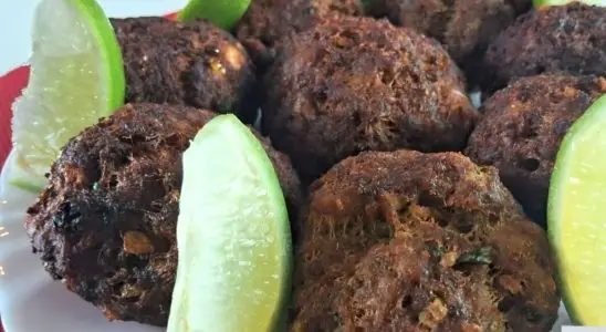 Bolinho de carne moída: petisco de boteco sequinho e saboroso para fazer no conforto da sua casa 3 bolinho de carne moída