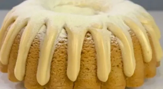 Como fazer bolo sem batedeira: a receita mais prática do mundo que fica incrivelmente macia e saborosa 4 bolo sem batedeira