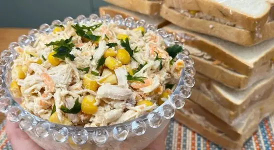 Creme de frango cremoso para sanduíche natural que é a opção perfeita para um lanche rápido, saudável e muito fácil de levar para o trabalho 1 creme de frango cremoso