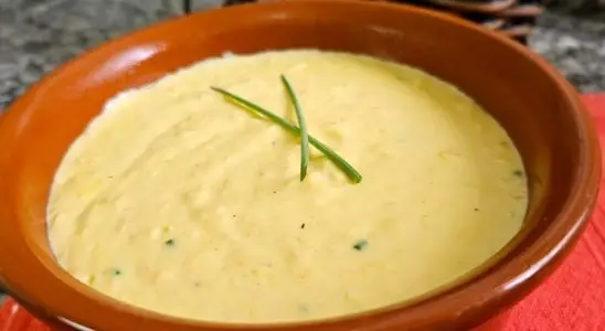 Creme de milho perfeito, simples e muito cremoso para deixar seu prato principal ainda mais gostoso 1 creme de milho