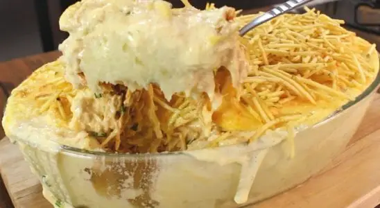 Escondidinho invertido de fricassê: uma receita simples, rápida e muito cremosa para o seu almoço 3 escondidinho invertido de fricassê