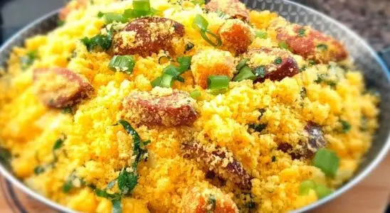 Como fazer fubá suado mineiro com bacon e calabresa, o tradicional cuscuz mineiro cheio de sabor 3 fubá suado mineiro