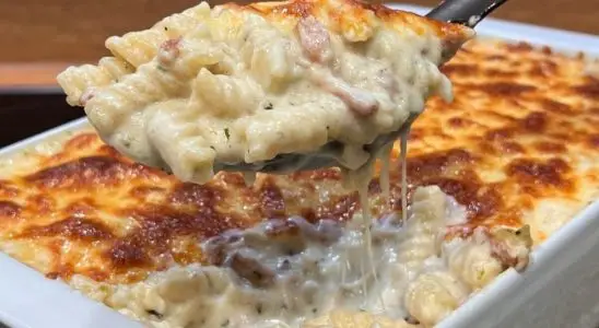 Macarrão ao molho branco com bacon fácil e delicioso para uma refeição prática e especial 3 macarrão ao molho branco