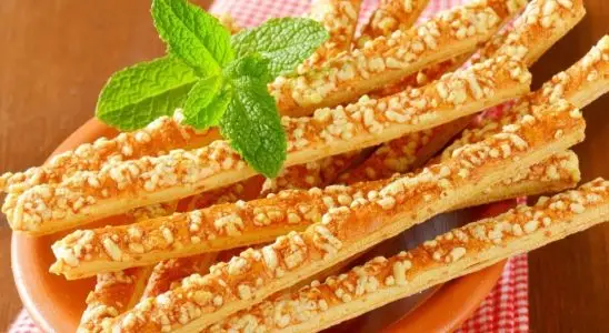 Receita de petisco com massa de pastel feita com apenas 3 ingredientes e pronta em minutos 1 petisco com massa de pastel