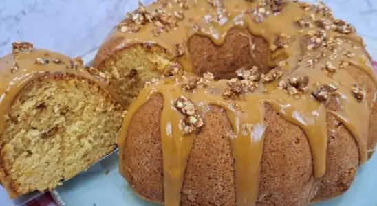 Bolo de pé de moleque com doce de leite, uma opção fofinha e irresistível para o seu café da tarde 1 bolo pé de moleque