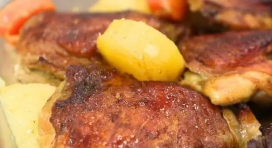 Como fazer frango assado com batata suculento e super saboroso para um almoço simples e prático 4 frango assado com batata