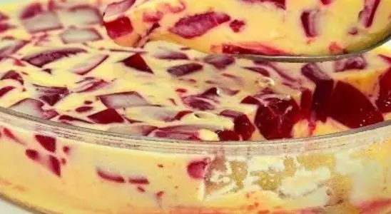 Receita de sobremesa com gelatina feita com poucos ingredientes para um doce delicioso e prático 1 sobremesa com gelatina
