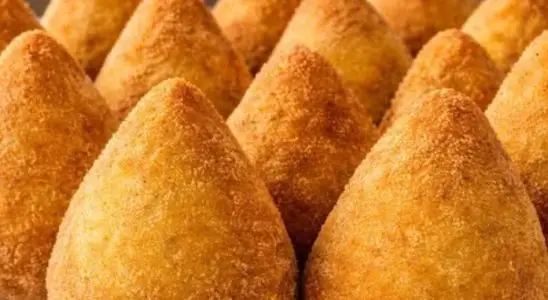 Coxinha com pão de forma: uma receita prática, rápida e deliciosa para o lanche da família 3 Coxinha com pão de forma