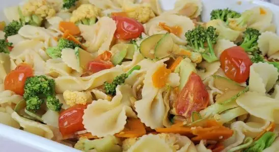 Macarrão com legumes, prático, rápido e delicioso, uma refeição ideal para um dia corrido 1 macarrão com legumes