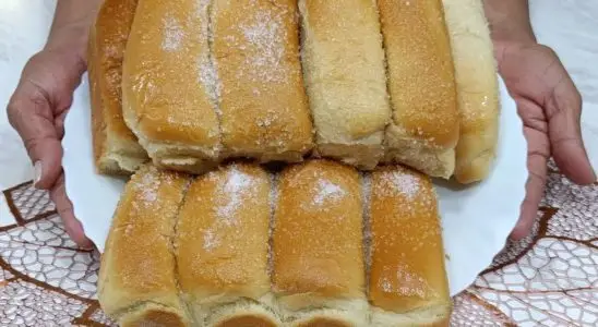 Pão doce simples, que fica super fofinho e é perfeito para o café da manhã ou lanche da tarde 2 Pão doce simples