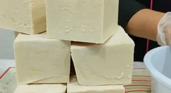 Sabão caseiro em barra: reaproveite óleo usado para fazer mais de 3 quilos de sabão potente e econômico 3 Sabão caseiro em barra