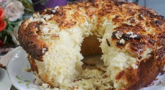 Pão de coco mais fácil e simples do mundo, pois você não precisa sovar e ele fica fofo e saboroso 2 pão de coco