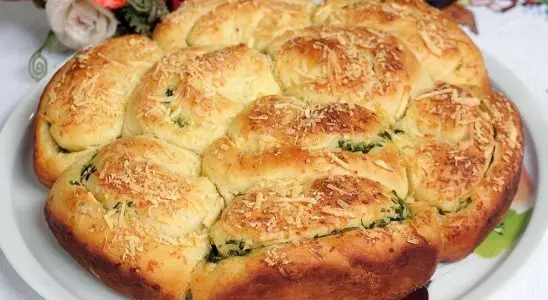 Pão de manteiga com alho muito fofinho, um pão aromático que vai brilhar no seu churrasco 1 Pão de manteiga com alho