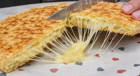 Pão de queijo na frigideira muito fácil e rápido, perfeito para acompanhar um café fresquinho 4 pão de queijo na frigideira