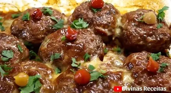 Almôndega de carne moída e batata gratinada, um prato super suculento, macio e saboroso 3 Almôndega de carne moída