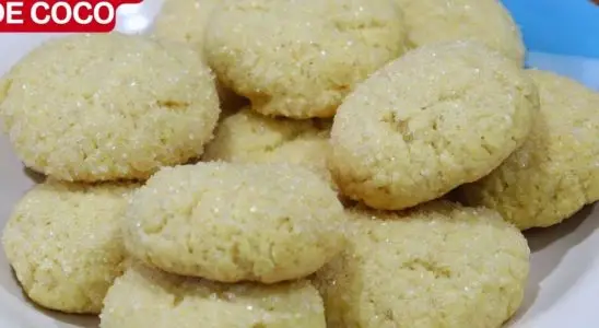 Biscoitinho de coco perfeito para o café: uma receita que derrete na boca e é simples de fazer 1 Biscoitinho de coco