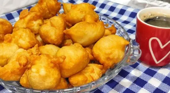 Bolinho de chuva salgado sem lactose e sem ovo, que fica crocante por fora e macio por dentro 3 Bolinho de chuva salgado