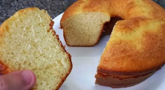 Bolo de laranja fofinho e simples de fazer, uma receita clássica com gostinho de casa de vó 2 Bolo de laranja fofinho