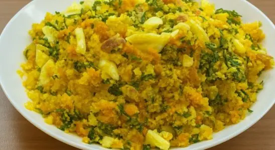Farofa vegetariana crocante e bem temperada: o acompanhamento ideal para as suas refeições 1 Farofa vegetariana