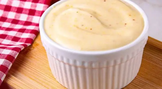 Maionese de leite caseira: super cremosa e versátil, ideal para acompanhar qualquer lanche 4 Maionese de leite caseira
