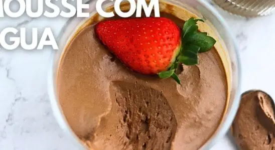 Mousse de chocolate com água, uma sobremesa prática que fica incrivelmente aerada e deliciosa 1 Mousse de chocolate com água