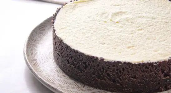 Torta de leite ninho com nutella, que é uma receita fácil e traz uma combinação de sabores perfeita 3 Torta de leite ninho