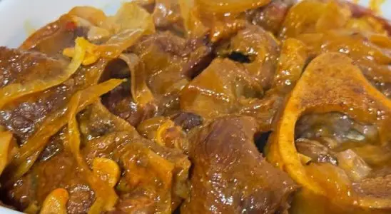 Carne na panela de pressão acebolada e muito suculenta, que fica soltando do osso 3 Carne na panela de pressão
