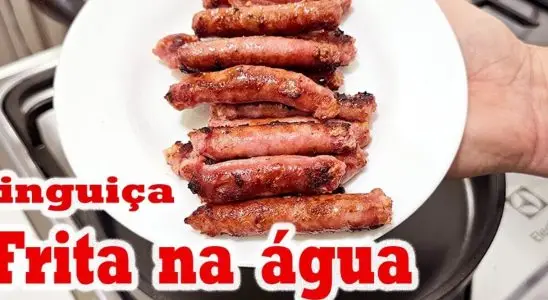 Linguiça frita na água que fica sequinha e saborosa, para acompanhamento ou petisco 4 Linguiça frita na água