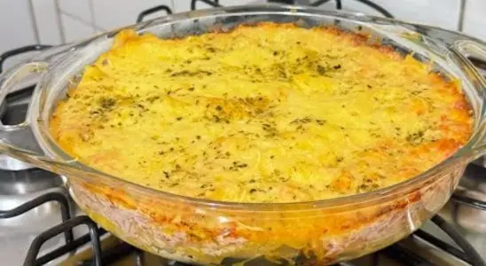 Macarronada cremosa de forno com calabresa e um molho especial, que será um sucesso em sua mesa 3 Macarronada cremosa de forno