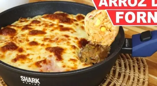Arroz de forno completo e delicioso feito com praticidade em uma única panela 1 Arroz de forno completo