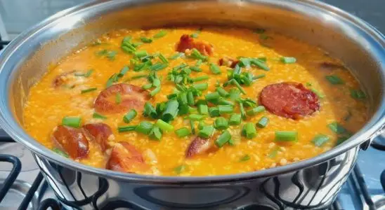 Canjiquinha com bacon e calabresa, um prato muito reconfortante e fácil de preparar 2 Canjiquinha com bacon e calabresa