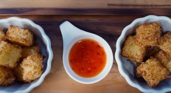 Dadinho de tapioca com mussarela, que fica super crocante por fora e bem macio por dentro 2 Dadinho de tapioca com mussarela