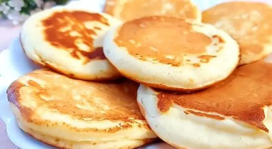 Panqueca americana fofinha, super macia e econômica, perfeita para o café da manhã 2 Panqueca americana fofinha