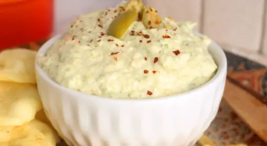 Patê de azeitonas para servir com torradas, que é muito fácil de fazer e fica com um sabor incrível 1 Patê de azeitonas