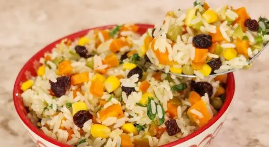 Arroz a grega soltinho, uma receita colorida e deliciosa para deixar o seu almoço especial 4 Arroz a grega soltinho