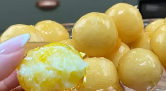 Bala baiana, um doce clássico que é muito fácil e fica com aquele brilho de dar água na boca 1 Bala baiana
