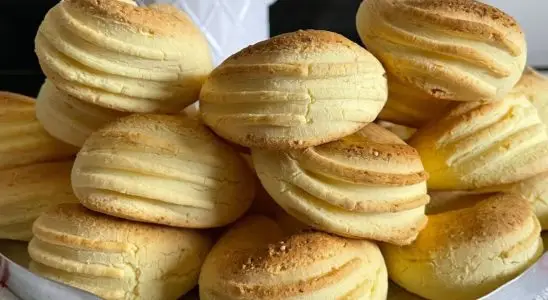 Biscoito de queijo crocante por fora e muito macio por dentro, com um sabor incrível 3 Biscoito de queijo crocante