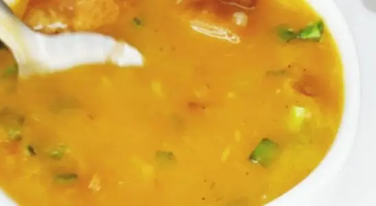 Caldo de mandioca mineiro muito saboroso e encorpado, perfeito para o jantar da família 1 Caldo de mandioca mineiro