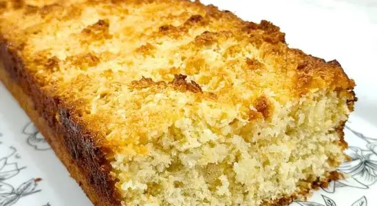 Cuca de coco, uma delícia irresistível com uma cobertura crocante que será um sucesso no café 1 Cuca de coco