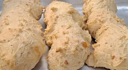 Biscoitão de polvilho: que é rústico e crocante, para servir com um café no Dia das Mães 1 Biscoitão de polvilho
