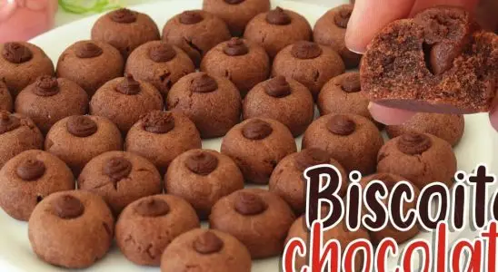 Biscoitinho de chocolate amanteigado que derrete na boca, rende muito e todos vão amar 3 Biscoitinho de chocolate