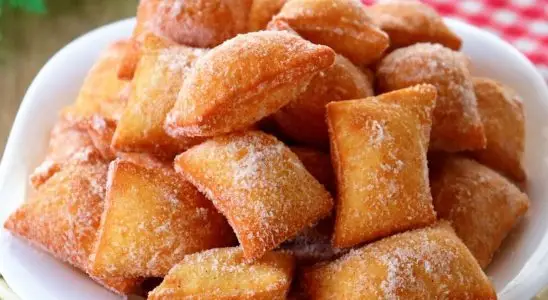 Bolinho sapo de vento, muito tradicional e econômico, para você servir com um café 4 Bolinho sapo