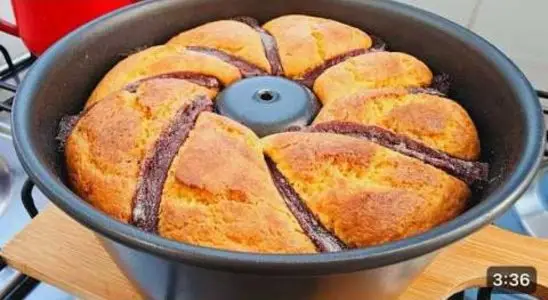 Bolo de fubá sem trigo, com uma massa fofinha e rápida, perfeita para quem quer uma opção mais saudável 2 Bolo de fubá sem trigo