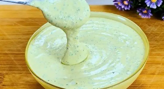 Maionese caseira sem óleo deliciosa e super leve, perfeita para usar nos sanduíches e nas saladas 1 Maionese caseira sem óleo