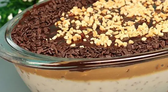 Sobremesa de amendoim cremosa de travessa, que é muito fácil de preparar e deliciosa 1 Sobremesa de amendoim cremosa