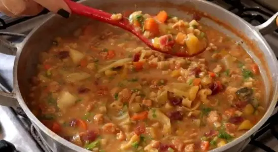 Sopa de feijão com aquele gostinho de comida de mãe, para aquecer a família nos dias mais frios 3 Sopa de feijão