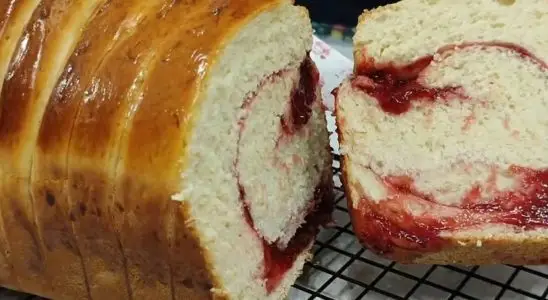 Pão doce recheado bem fofinho com aquela massa caseira maravilhosa que derrete na boca 2 Pão doce recheado