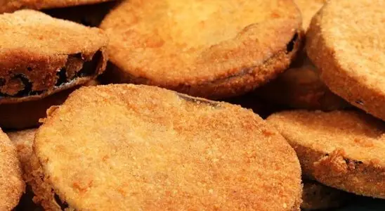 Berinjela a milanesa super sequinha e crocante feita com um empanado especial e muito fácil 2 Berinjela à milanesa