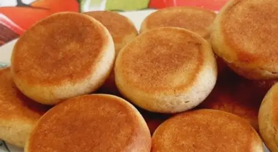 Bolacha de fubá sem trigo e sem lactose, que fica deliciosa e crocante, ideal para servir com um café ou chá 1 Bolacha de fubá